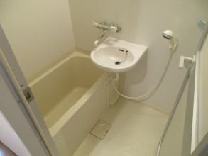 バス・シャワールーム　別部屋参考画像