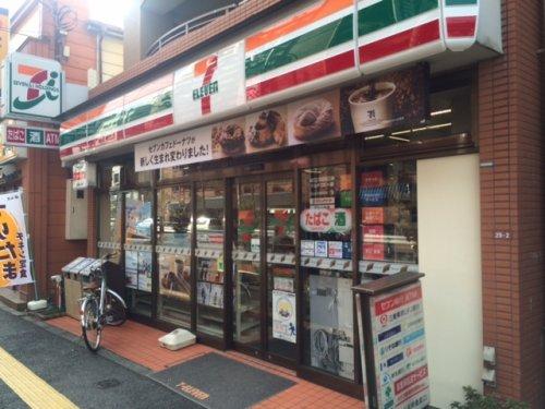 コンビニ　セブンイレブン 杉並高井戸駅前店（コンビニ）まで745m