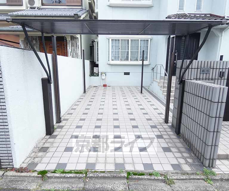 駐車場　隣接した駐車場が２つあります。