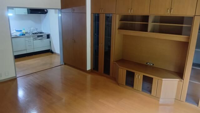 コープ野村園生2号棟の居間写真