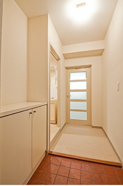 玄関　※写真は同タイプ住戸です。