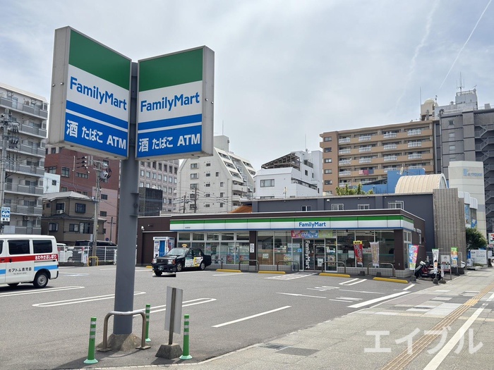 コンビニ　ファミリーマート末吉町（コンビニ）まで300m