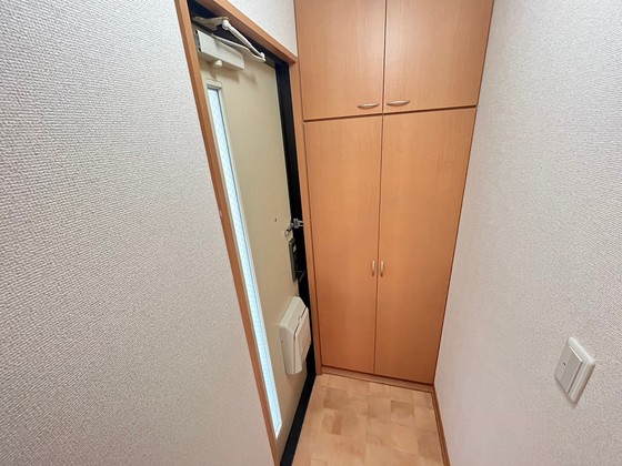 玄関　※別部屋の写真です