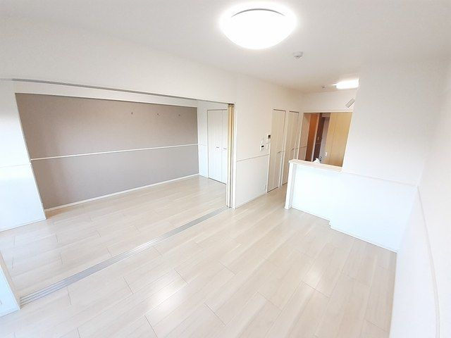 居室・リビング　現在建設中の為、同じ施工会社の内装写真を添付しております（イ