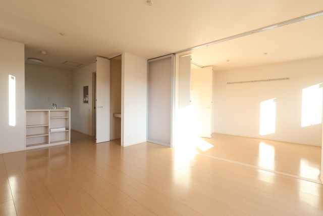 居室・リビング　２階のお部屋写真※現況優先