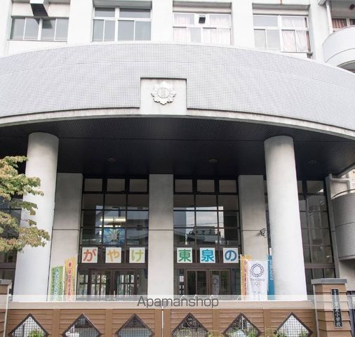 小学校　東泉小学校（小学校）まで483m