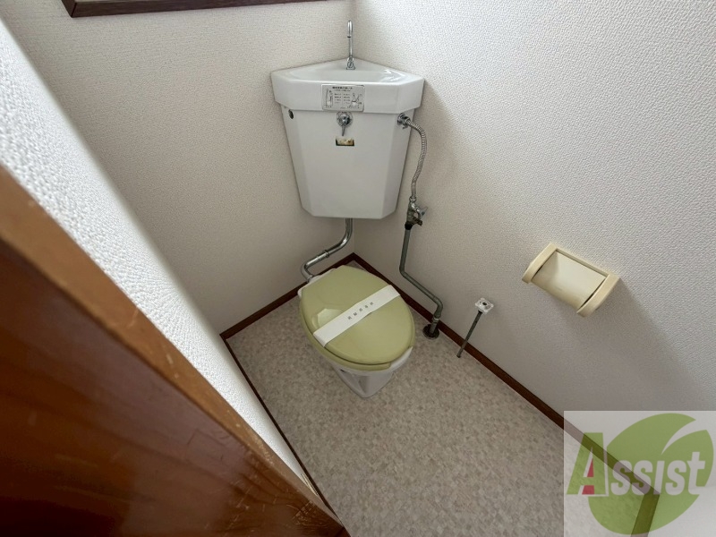 トイレ　こちらはトイレです。清潔感があり、安心して使用できます。