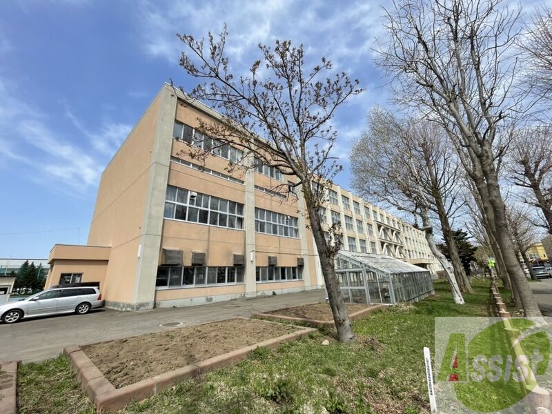 中学校　札幌市立北栄中学校（中学校）まで322m