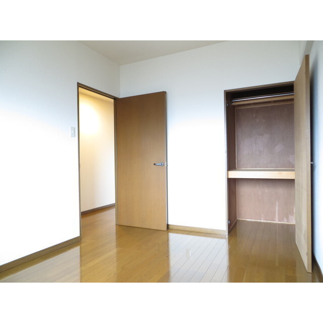 居室・リビング　※入居中のため、前回募集時の写真です。