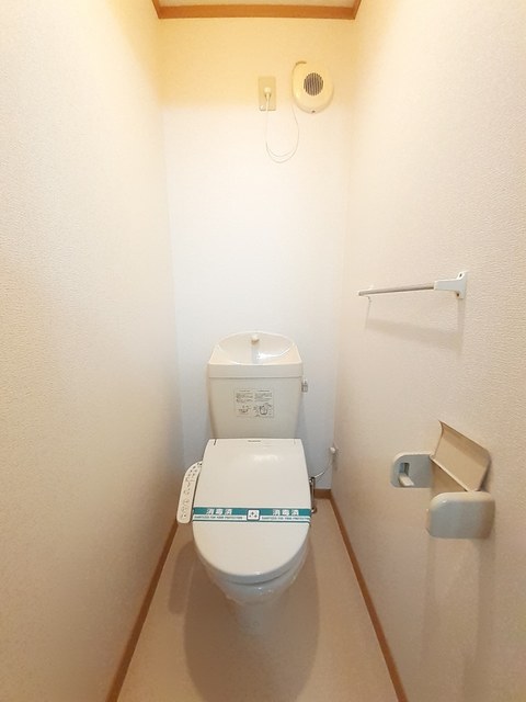 トイレ　温水洗浄便座