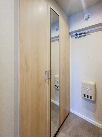玄関　※同建物ほかのお部屋の写真です。