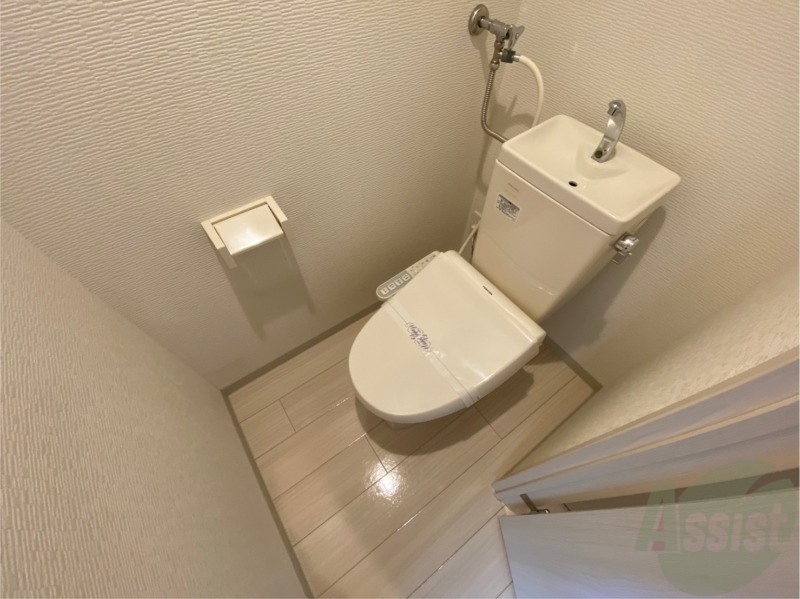 トイレ　ウォシュレット機能がついたトイレ。安心して使用できますね。