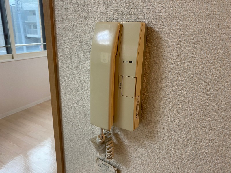 セキュリティ　インターホンは通話ができるので急な訪問があっても安心です。