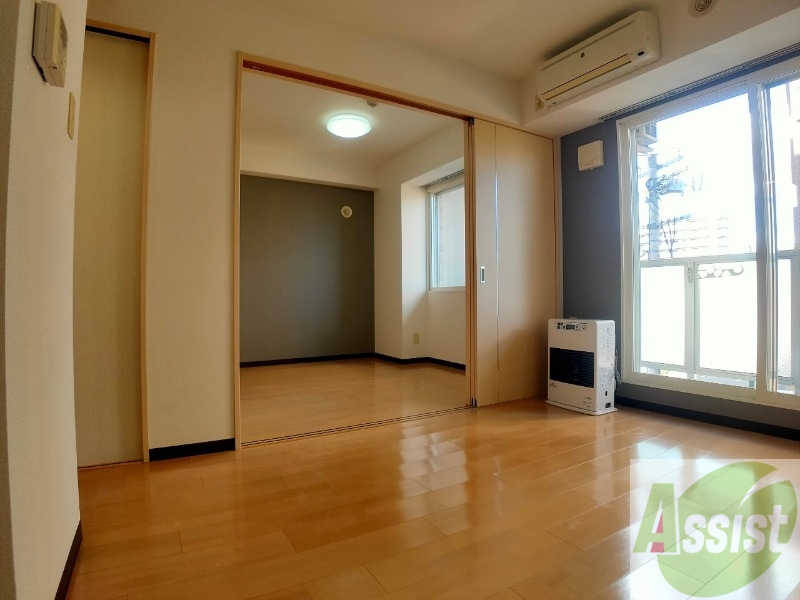 居室・リビング　広くてキレイなお部屋が広がっていて、充実した生活が送れそう。