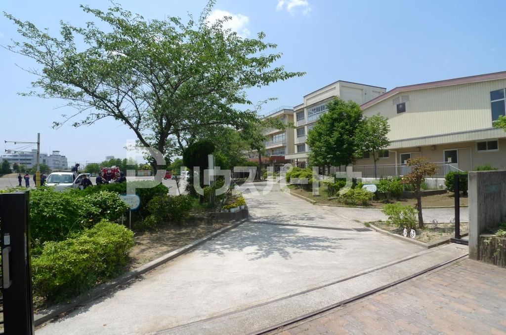 小学校　柏市立名戸ヶ谷小学校（小学校）まで1420m