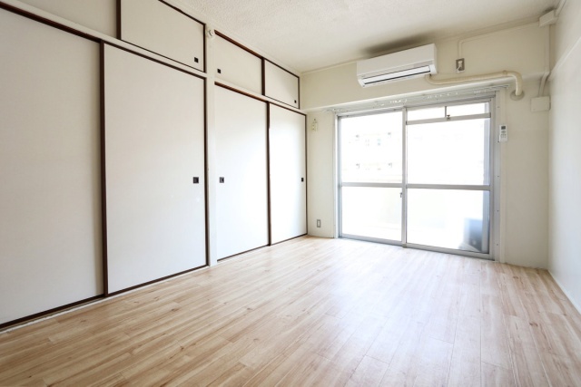 居室・リビング　写真は別部屋のものです。