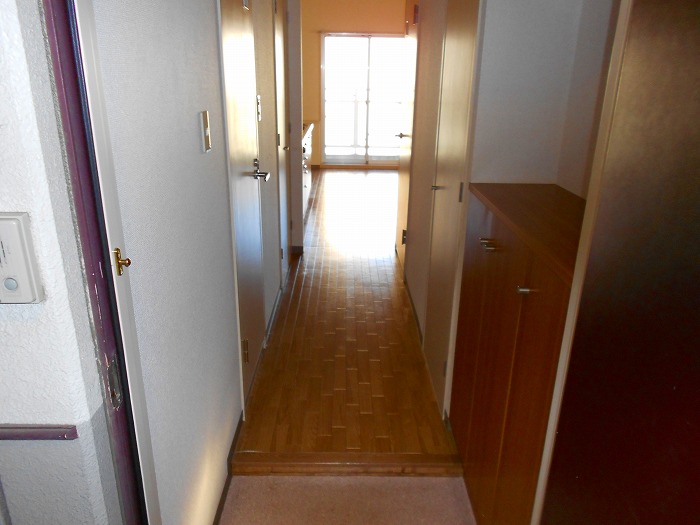 玄関　同物件別部屋参考写真です