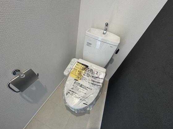 トイレ　※別号室の写真です。