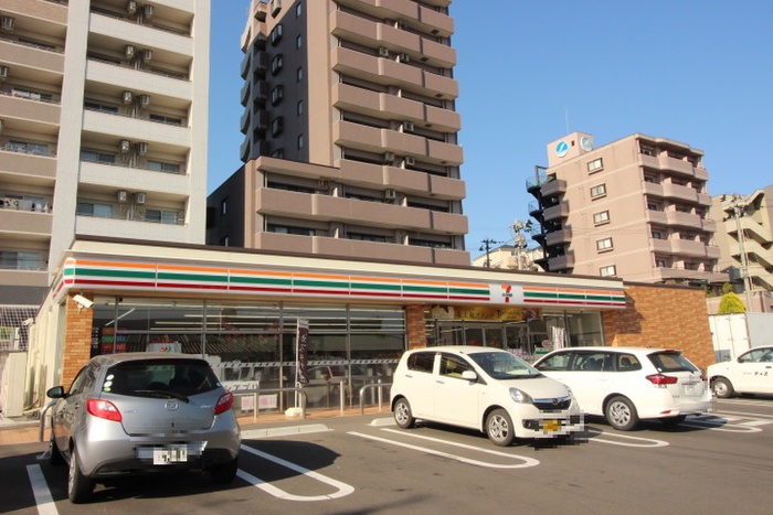 コンビニ　セブンイレブン仙台泉区役所前店（コンビニ）まで190m