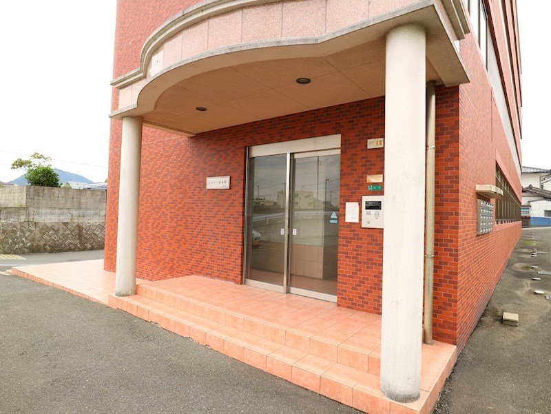 建物外観　初期費用分割払い可能です（クレジットカード利用可能）