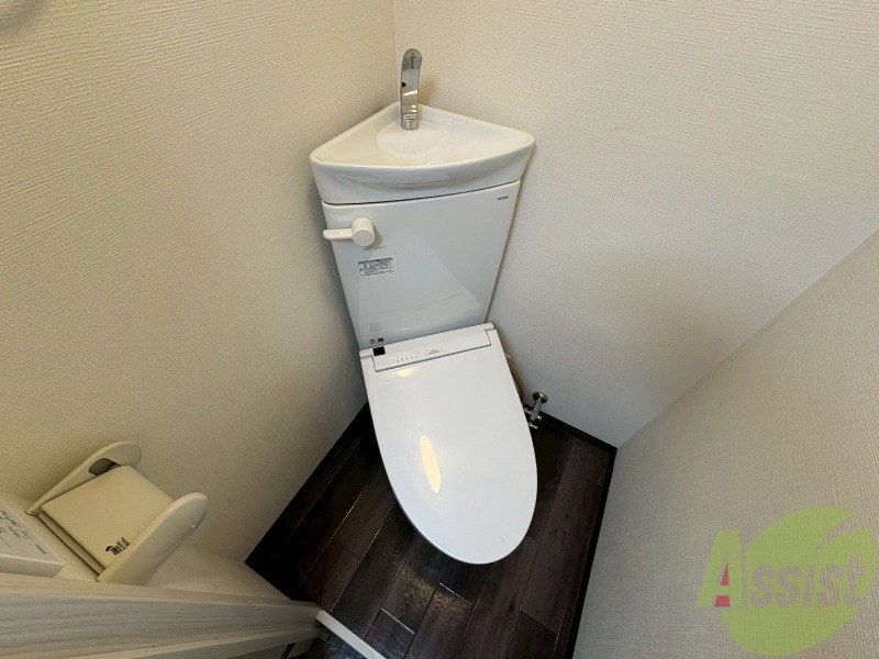 トイレ　こちらはトイレです。清潔感があり、安心して使用できます。