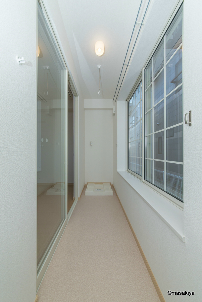 バルコニー　サンルーム付きのお部屋です。