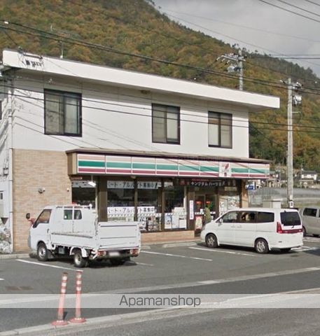コンビニ　セブンイレブン（コンビニ）まで183m