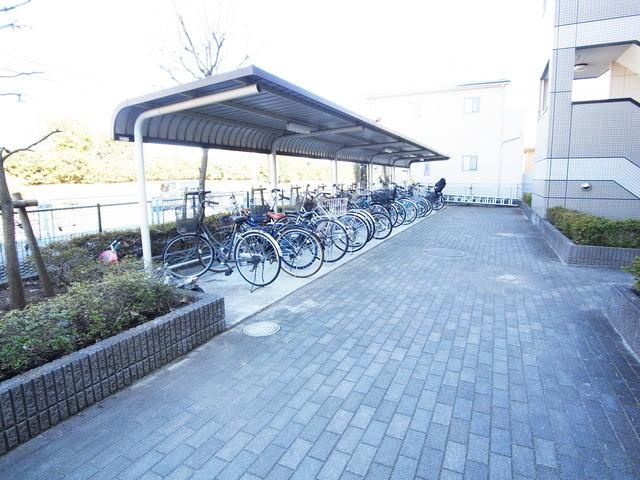 その他共有部分　♪屋根付き駐輪場！♪