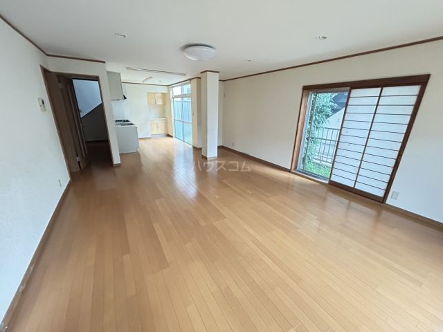 アークすみれが丘の居間写真