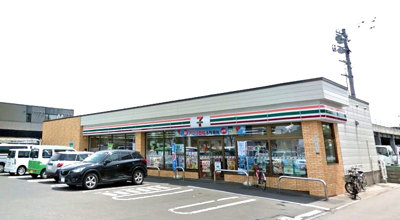 コンビニ　セブンイレブン札幌南郷通21丁目店（コンビニ）まで611m