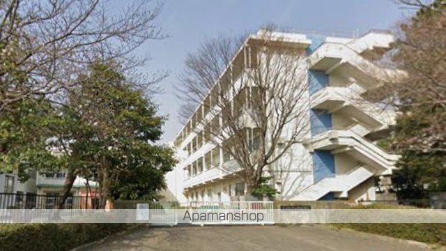 小学校　磐田市立磐田中部小学校（小学校）まで533m