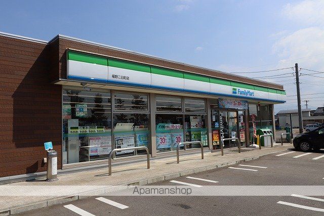 コンビニ　ファミリーマート（コンビニ）まで1198m