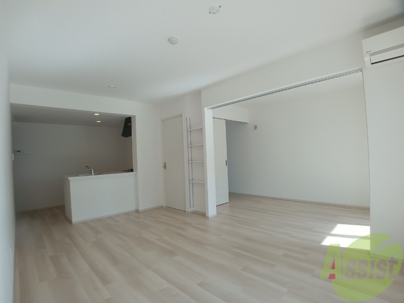 居室・リビング　広くてキレイなお部屋が広がっていて、充実した生活が送れそう。