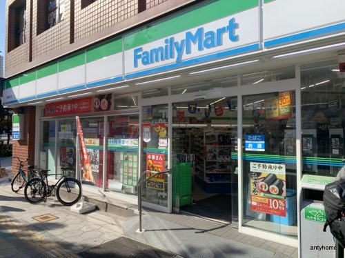 コンビニ　ファミリーマート 鶴橋駅前店（コンビニ）まで125m