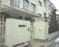 中学校　東陽中学校（中学校）まで895m