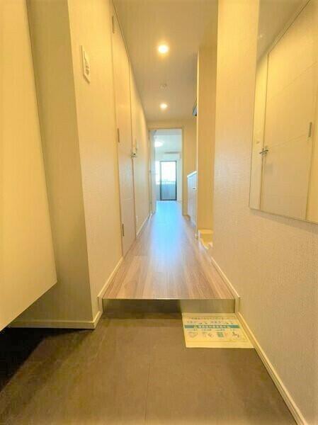 玄関　同物件別部屋