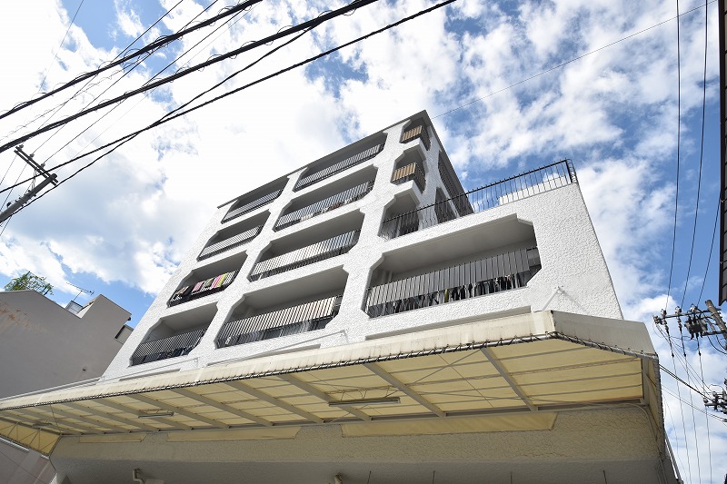 建物外観　フジグランから徒歩圏内お買い物が楽々♪