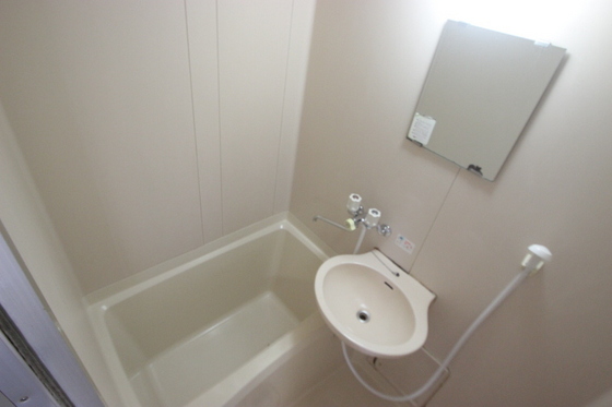 洗面設備　※別部屋の写真です