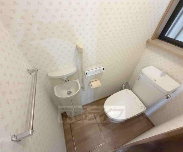 小倉町南浦貸家のトイレ写真