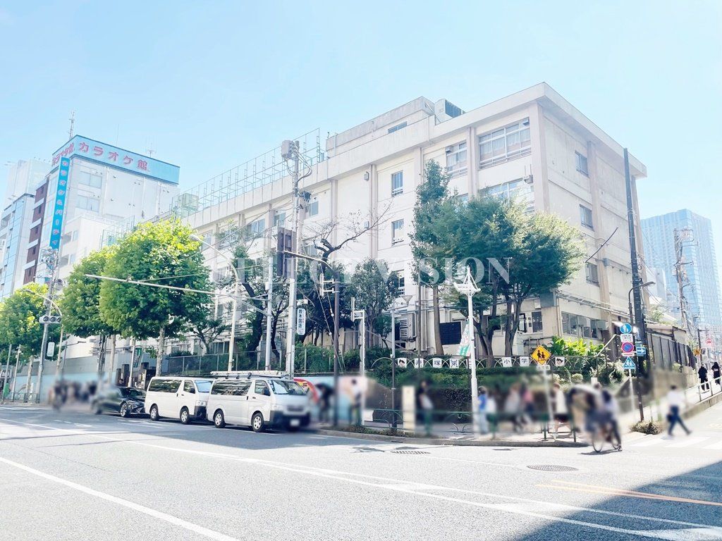 小学校　新宿区立戸塚第二小学校（小学校）まで450m