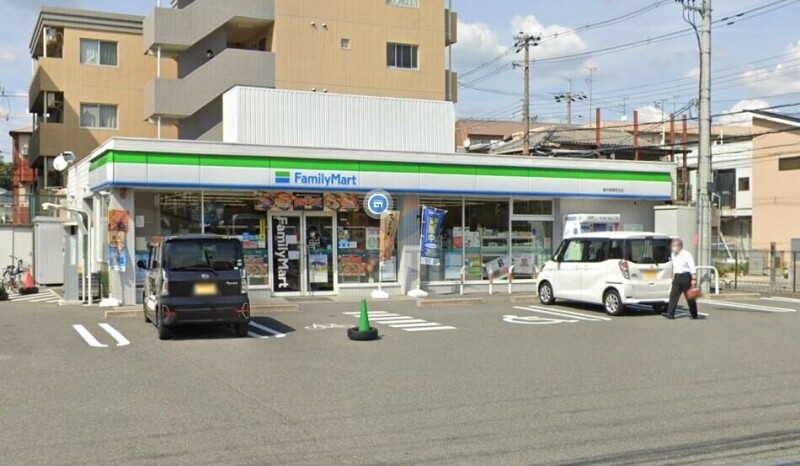 コンビニ　ファミリーマート豊中長興寺北店（コンビニ）まで15m