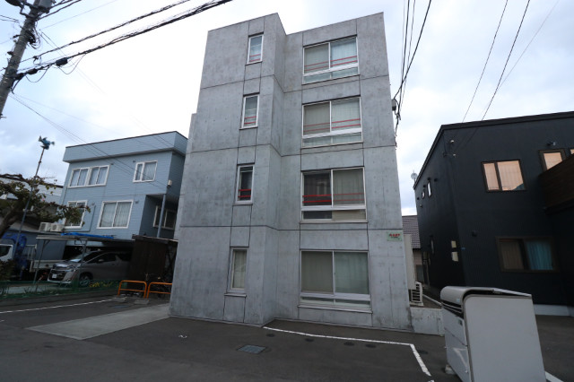 建物外観　鉄筋コンクリート♪