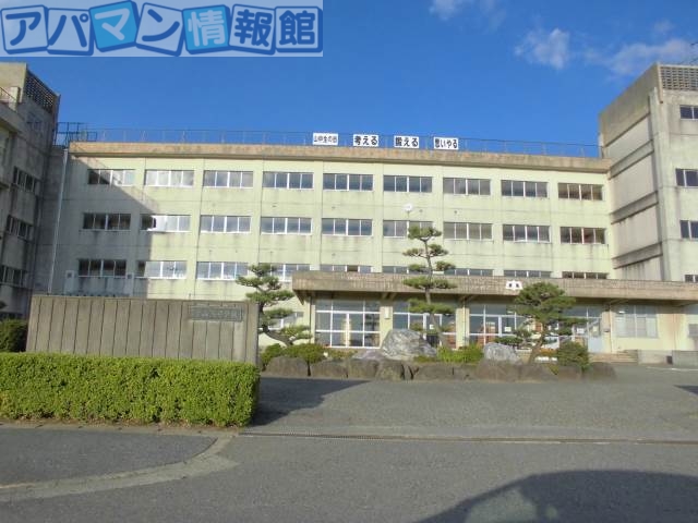 中学校　新潟市立山潟中学校（中学校）まで1716m