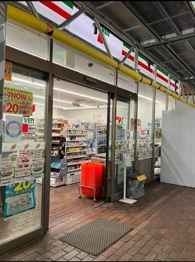コンビニ　セブンイレブン中之島センタービル店（コンビニ）まで490m