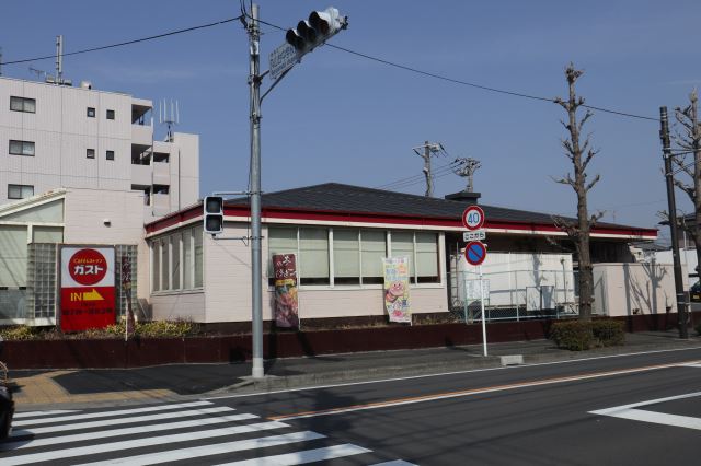 飲食店　ガスト（飲食店）まで120m