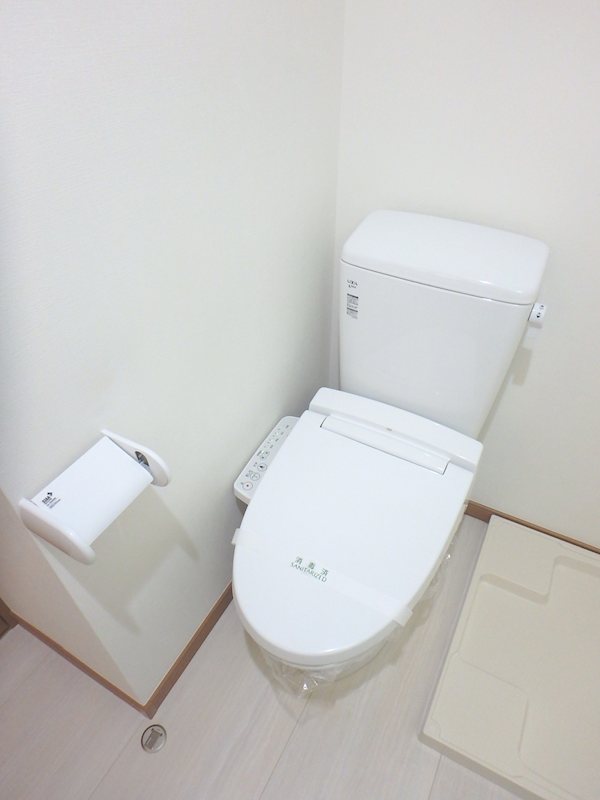 トイレ　ウォシュレット付き