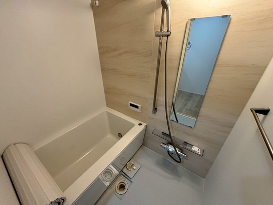 バス・シャワールーム　※別部屋の写真です