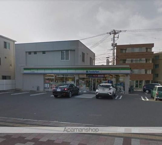 コンビニ　ファミリーマート（コンビニ）まで373m