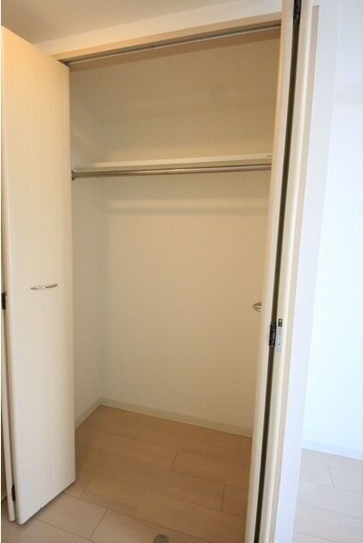 収納　※写真は同じマンションの違う部屋のものになります。
