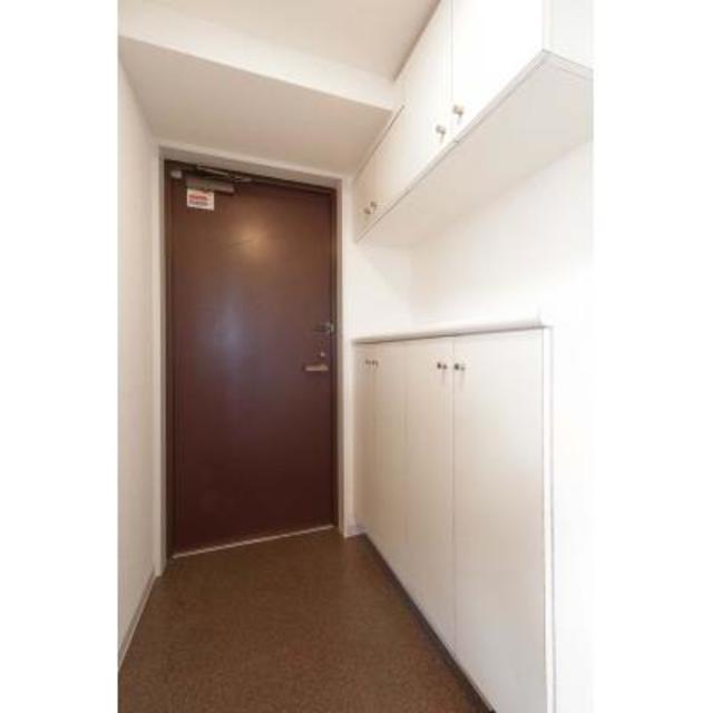 玄関　※写真は同タイプ住戸です。
